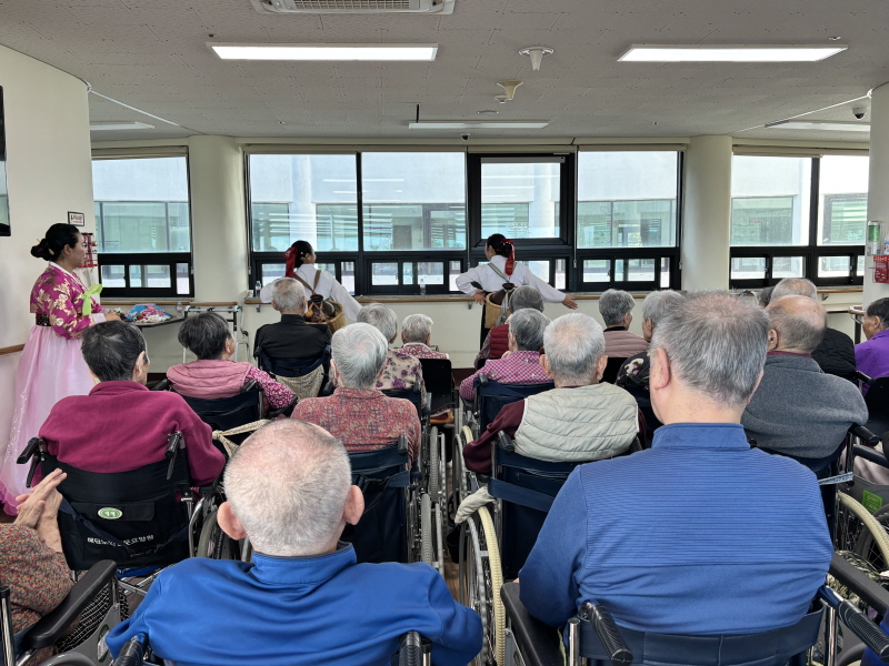 물허벅놀이 공연하는 모습