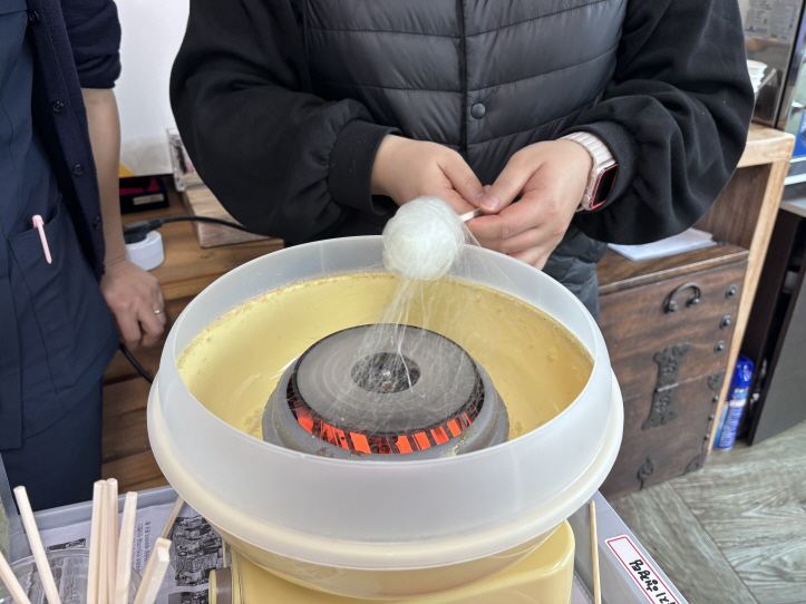 솜사탕 만드는 모습